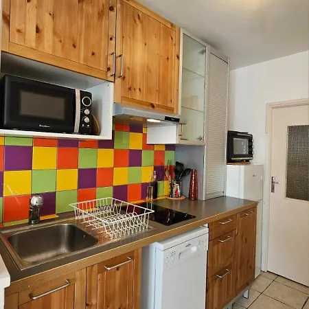 Nid Douillet Dans Le Village De Apartment