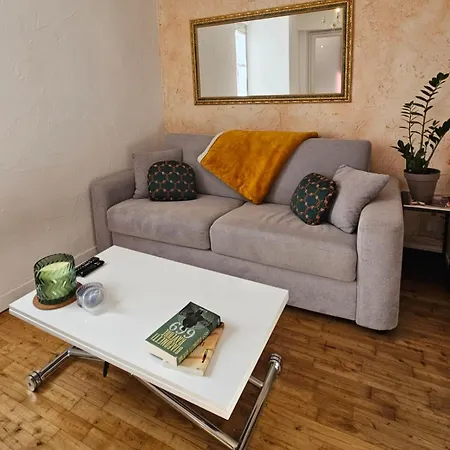 Nid Douillet Dans Le Village De Apartament *